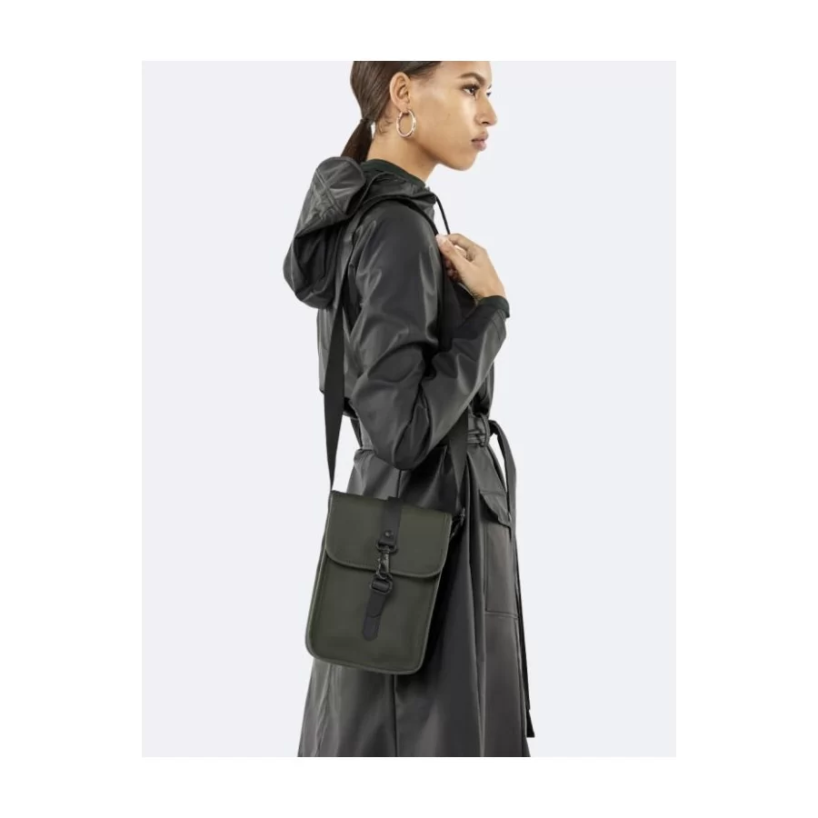 RAINS ”Flight Bag” BLACK + GREEN shoulder bag / cross-body bag w / strap (2 liters)