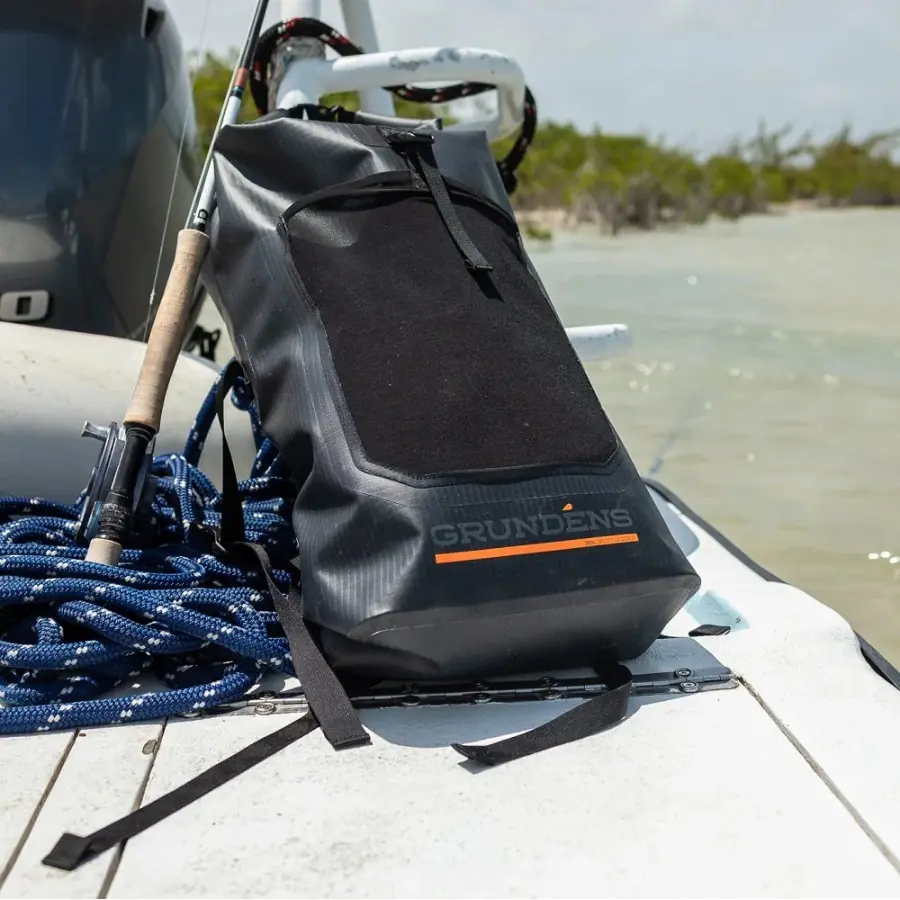 GRUNDÉNS "Bootlegger Roll Top Backpack" vandtæt letvægt rygsæk (30 liter)