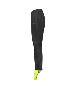 Bicycle rain pants with shoe protectors, high comfort and safety in traffic
